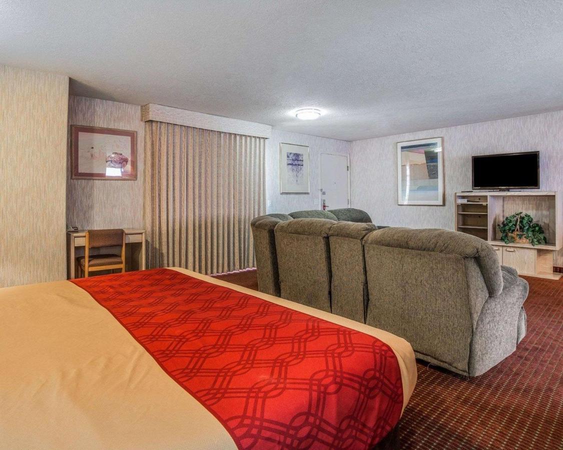 Econo Lodge St George North - Near Pioneer Park St. George Bagian luar foto