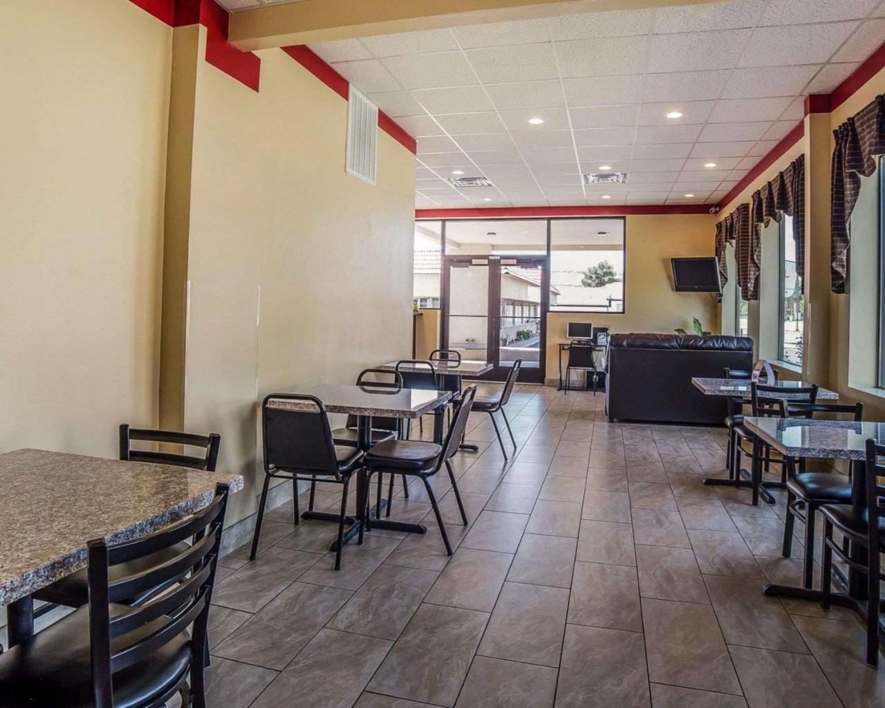Econo Lodge St George North - Near Pioneer Park St. George Bagian luar foto